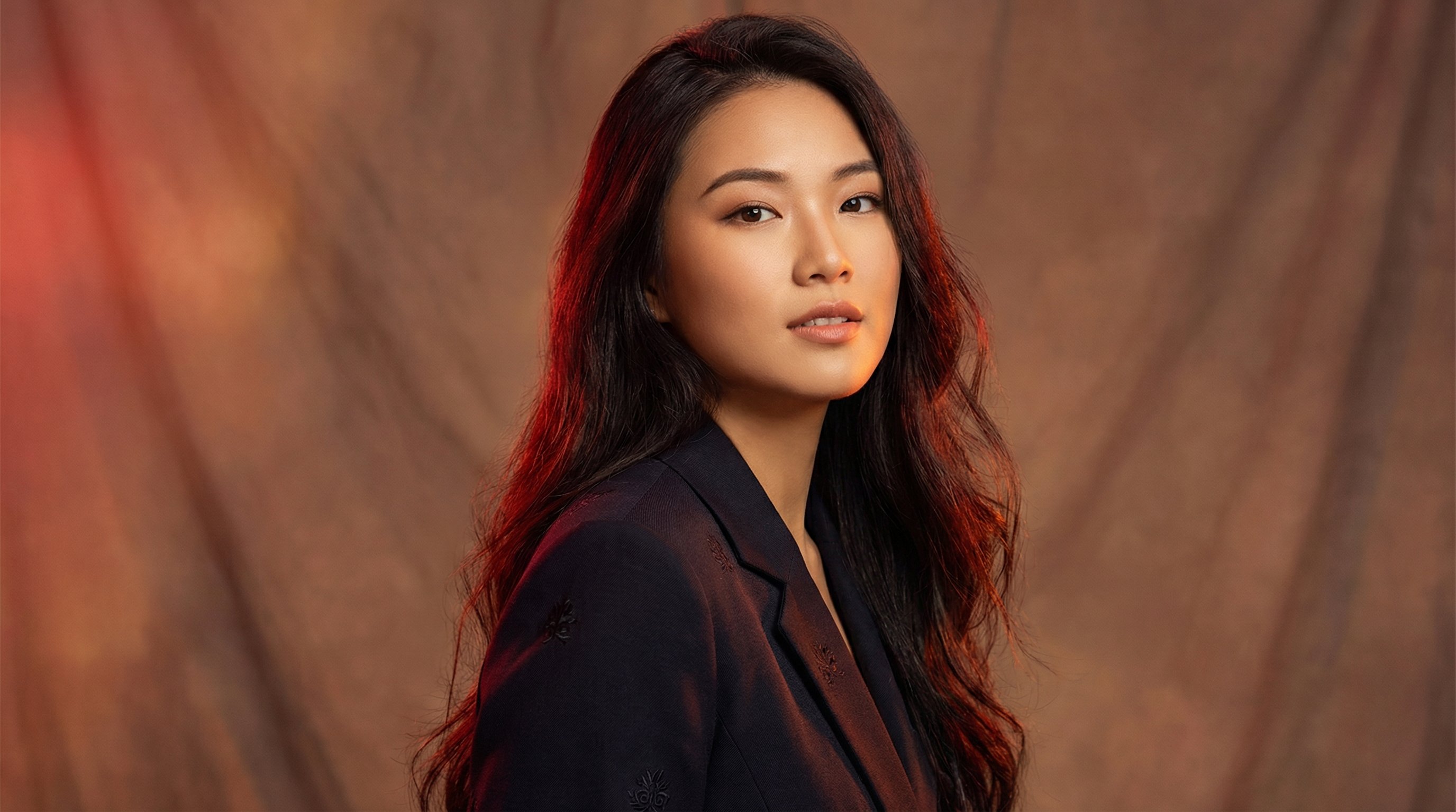 会议室偷情原创视频：都市情感微电影